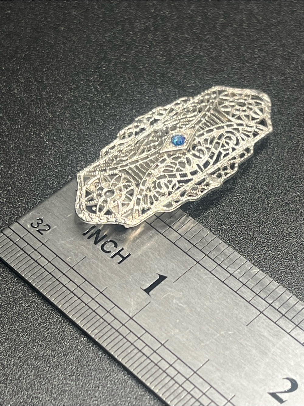 Vintage 1930s Art Deco Nickel Silver Filigree Dress Clip with blue rhinestone - Picture 8 of 8